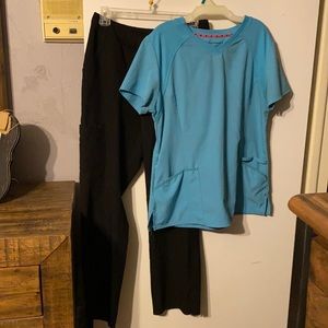 HeartSoul top and bottoms, teal blue top, black bottoms, Medium size